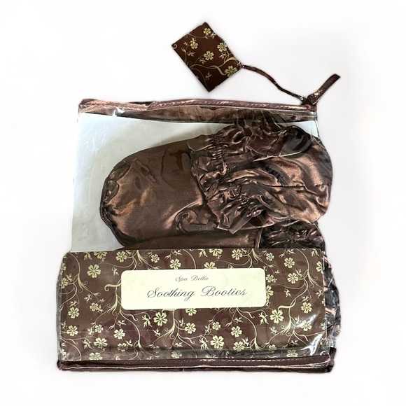 New Spa Bella Lavender and Eucalyptus Aromatherapy Heat Slipper Booties for Feet - Picture 1 of 3